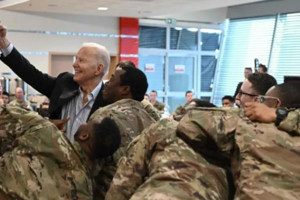 بائیڈن یوکرین کی سرحدوں پر ہیں اور پوتن نے پہلا مرحلہ کیا مکمل