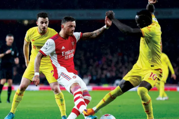 بن وايت... من نقطة ضعف في دفاع آرسنال إلى قلب دفاع المنتخب الإنجليزي