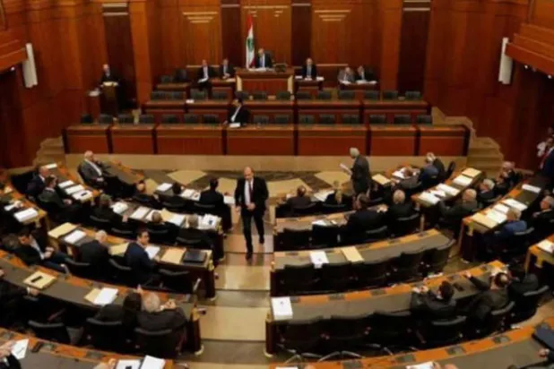 «الشرق الأوسط» تنشر نص مشروع «التعافي المالي» المعروض على مجلس النواب اللبناني