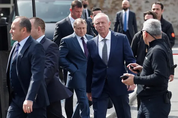 İstanbul'daki tartışmalı ve çok boyutlu barış görüşmeleri
