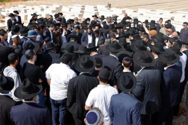 İsrail ordusu, Batı Şeria ve Gazze çevresindeki kuvvetlerini takviye ediyor