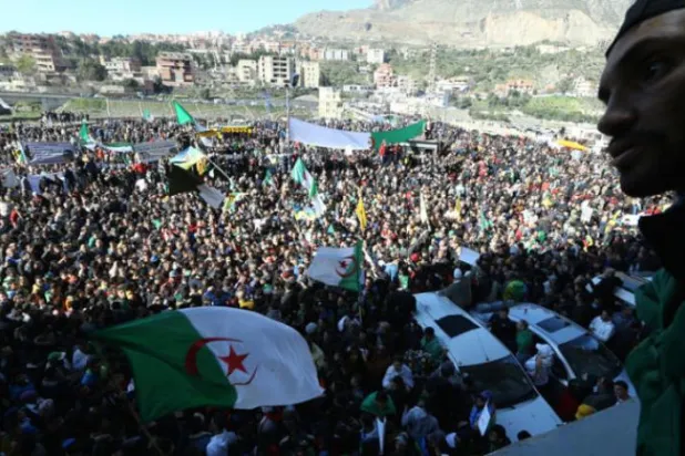 Cezayir’de onlarca ‘Hirak’ tutuklusu serbest bırakıldı