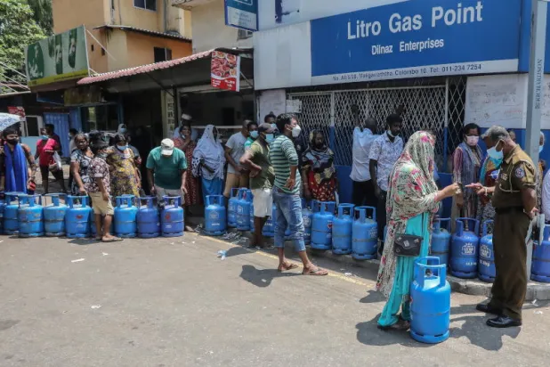 سريلانكا تنشر قوات لضبط الأمن بعد إعلان حالة الطوارئ