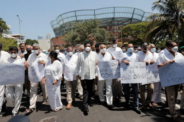 منع مظاهرة للمعارضة في سريلانكا وتعطيل وسائل التواصل الاجتماعي