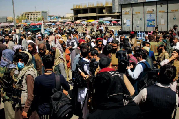 مقتل شخص وعشرات الجرحى بانفجار داخل سوق صرافة في كابل