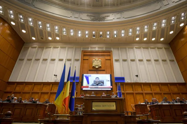 زيلينسكي: السلام في أوروبا على المحك