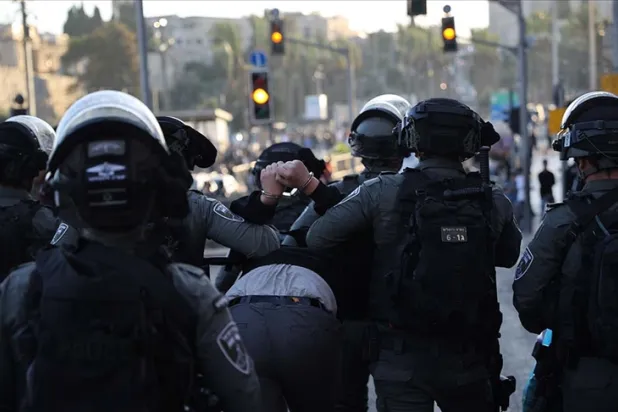 İsrail güçleri, Batı Şeria'da 4 Filistinliyi gözaltına aldı