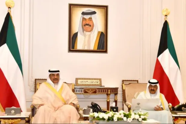 رئيس الوزراء الكويتي يقدم استقالة الحكومة إلى ولي العهد