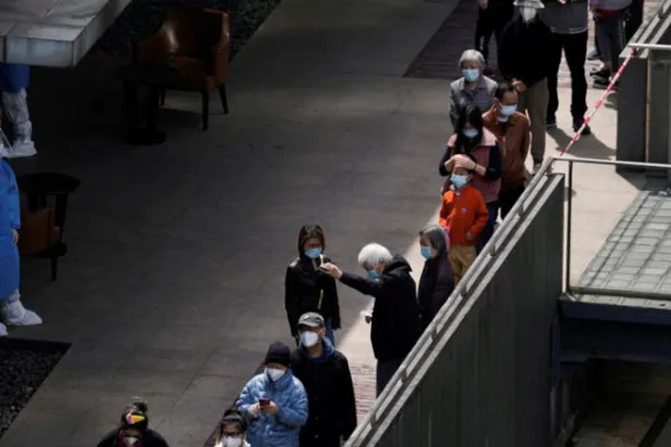 الصين ترسل الجيش والأطباء إلى شنغهاي للمساعدة في كبح تفشي «كورونا»