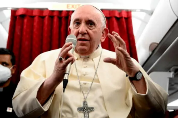 البابا يبدي استعداده للمساعدة في وقف الحرب بأوكرانيا