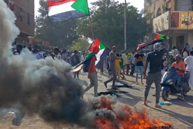 Sudan’daki protestolarda bir gösterici daha hayatını kaybetti