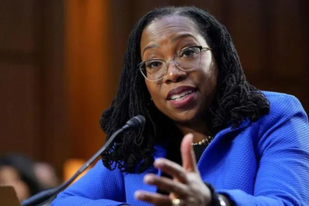 پہلی افریقی نژاد امریکی خاتون سینیٹ سے سپریم کورٹ میں ہوئیں داخل