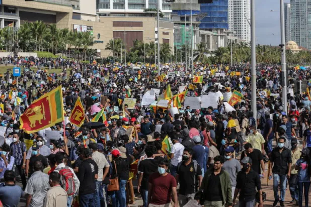 تظاهرة ضخمة في كولومبو ضد الرئيس السريلانكي