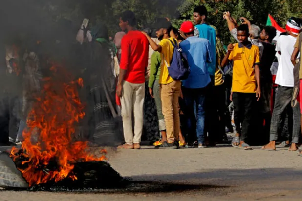 اتهامات للجيش السوداني بإعادة أنصار البشير إلى مؤسسات الدولة