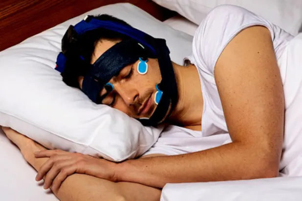 ابتكار جهاز لتعزيز النوم العميق