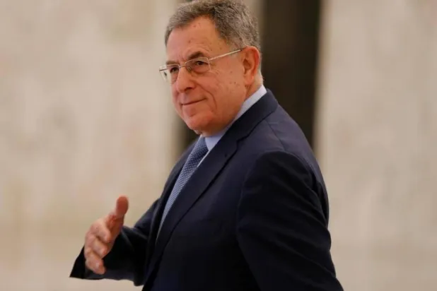 Eski Lübnan Başbakan Fuad Sinyora: Güçlü bir lider gücünü başkasından kiralamaz