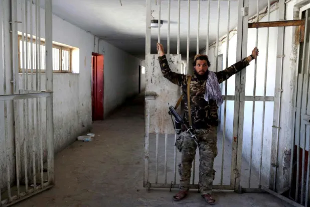 محكمة هولندية تقضي بحبس آمر سابق لسجن أفغاني 12 عاماً