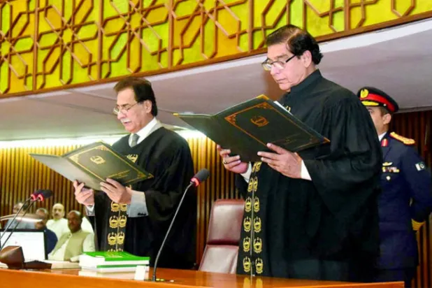 باكستان: الائتلاف الحاكم يشدد قبضته على البرلمان... وتوتر على الحدود مع أفغانستان