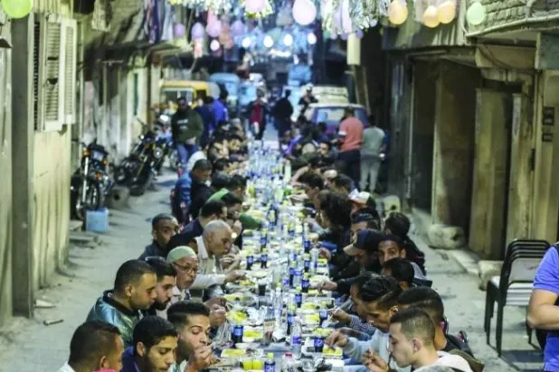 مائدة رمضانية تخطف أنظار المصريين