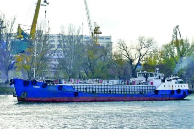 تیونس: ایندھن کا جہاز ڈوبنے کے بعد تباہی سے بچنے کی دوڑ کا آغاز