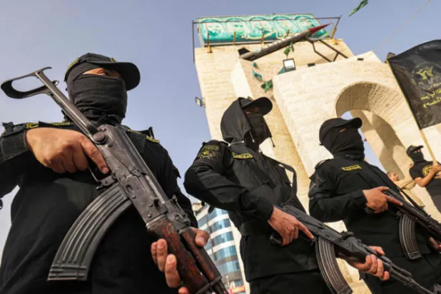 تراشق بين نتنياهو وبنيت يهدد جهود التهدئة مع غزة