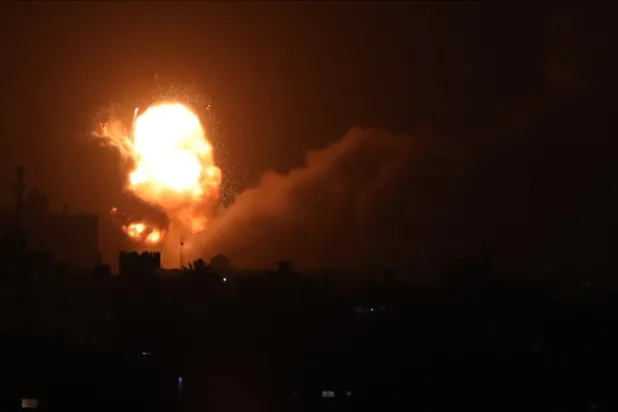 İsrail ordusu, Gazze'de Hamas'a ait bir noktayı vurdu