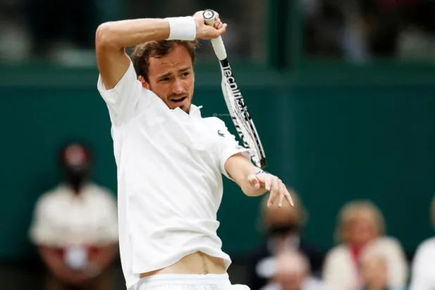 «ويمبلدون» تحظر مشاركة لاعبي روسيا وبيلاروسيا