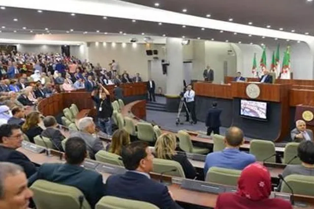 Cezayirli milletvekili Fransa’ya çalışan paralı asker çıktı