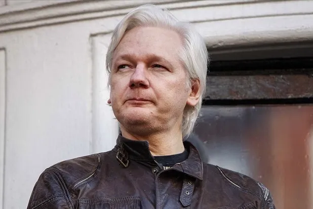 İngiltere'de mahkeme Assange'ın ABD'ye iade edilmesine karar verdi