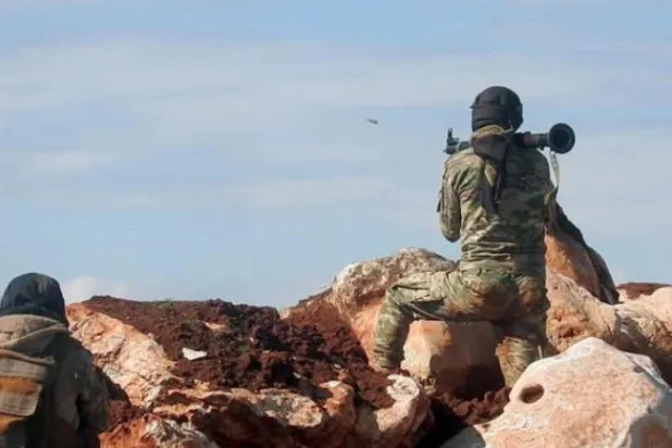 Rejim güçleri ve Rus uçakları Suriye’nin kuzeybatısını bombalıyor