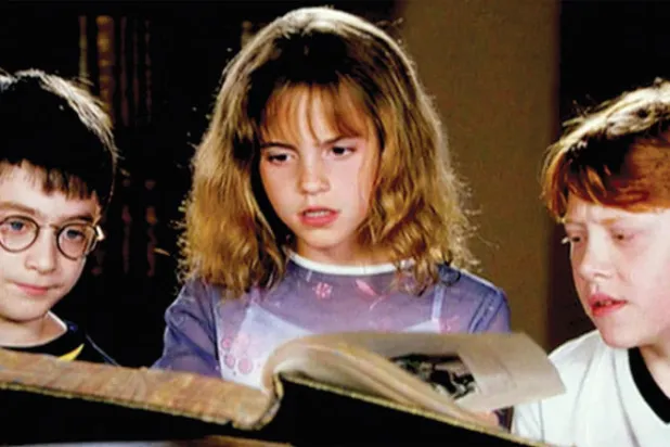 عودة حكايات «جي كي رولينغز» عن السحرة الأخيار والأشرار