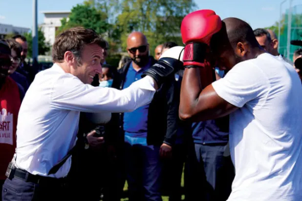 ماكرون ينتصر في المبارزة التلفزيونية الحامية مع لوبن