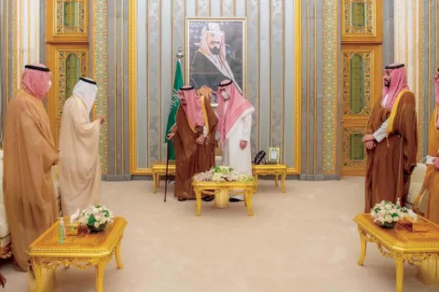 Suudi Arabistan Kralı Selman bin Abdulaziz ve Veliaht Prens Muhammed bin Selman valiler ile bir araya geldi