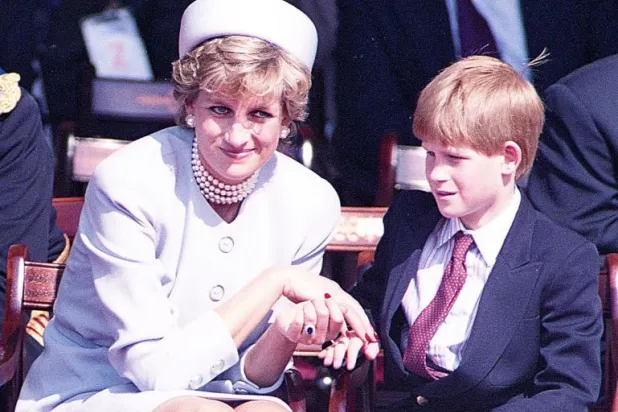 «ابن أمه»... الأمير هاري «يكرّم» والدته ديانا في «كل ما يفعله»