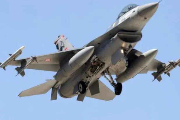 Türk savaş uçakları Irak'ın kuzeyindeki dağlık alanları bombaladı