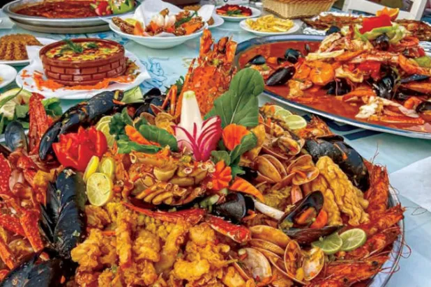 المطاعم المصرية تجتذب العائلات بالعروض الرمضانية