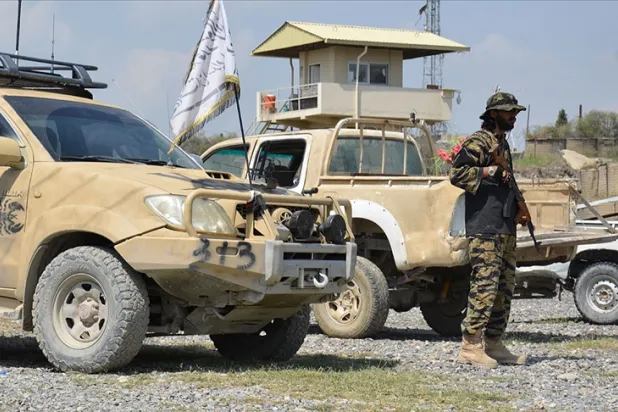 İran, Taliban ile yaşanan anlaşmazlık üzerine Dogarun sınırını geçici olarak kapattı