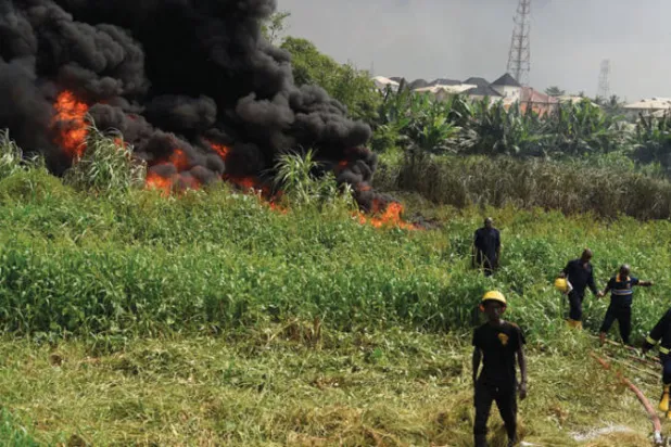 مقتل 80 شخصاً على الأقل بانفجار في منشأة نفط بنيجيريا