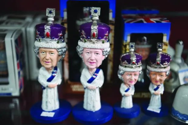 «سوذبيز» تعرض بورتريهات ملكية ليوبيل الملكة إليزابيث