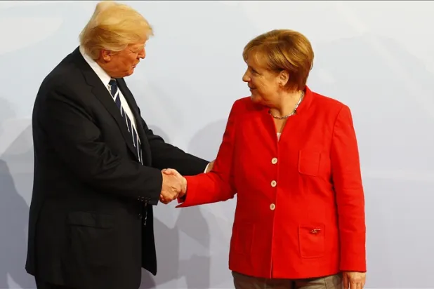 Trump, Rusya'ya bağımlılık konusunda uyardığı Merkel'e 'beyaz bayrak' gönderdiğini söyledi