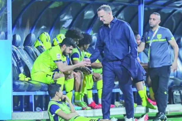 اجتماعات عاجلة في التعاون لبحث «الخروج الآسيوي»... واللوم على «الشرود الذهني»