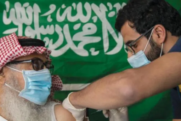 Suudi Arabistan’daki 50 yaş ve üzeri vatandaşlara dördüncü doz aşı kararı
