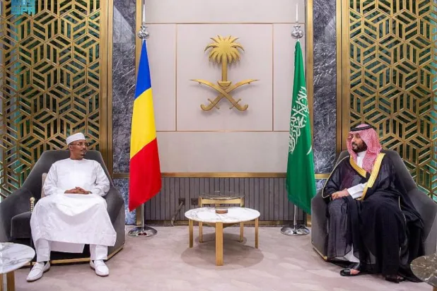 ولي العهد السعودي يلتقي رئيس المجلس العسكري الانتقالي التشادي