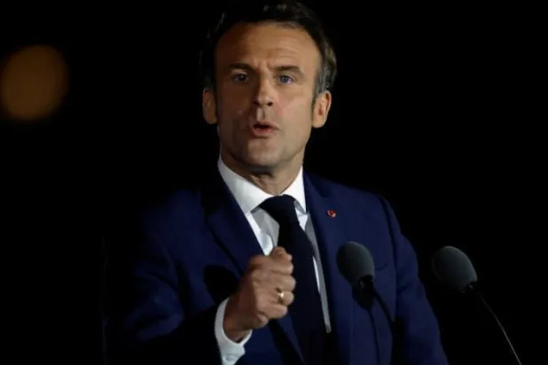 Biden Macron’u yeni dönem için tebrik etti
