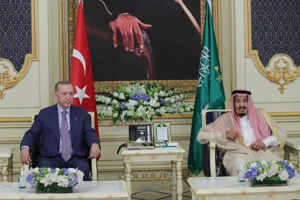 Cumhurbaşkanı Erdoğan, Suudi Arabistan Kralı Selman bin Abdulaziz ile bir araya geldi