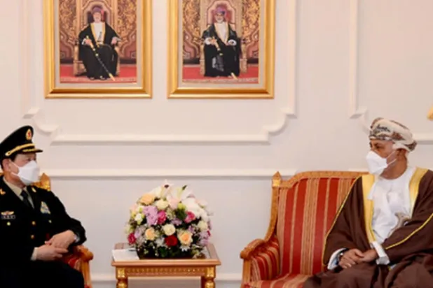 عُمان والصين تبحثان التعاون العسكري