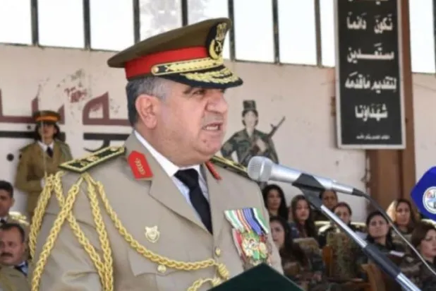 Esed, 4 yıl sonra Savunma Bakanını değiştirdi