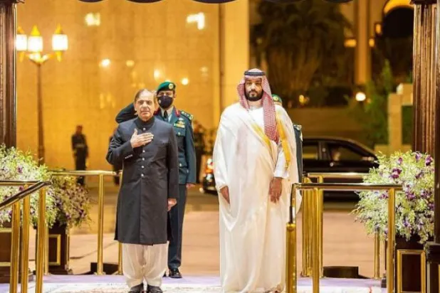 Suudi Arabistan Veliaht Prensi, Pakistan Başbakanı ile görüştü 