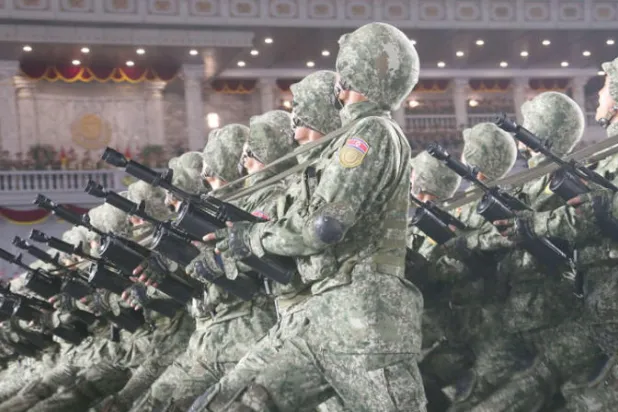 الزعيم الكوري الشمالي يهدد باللجوء «الاستباقي» إلى السلاح النووي