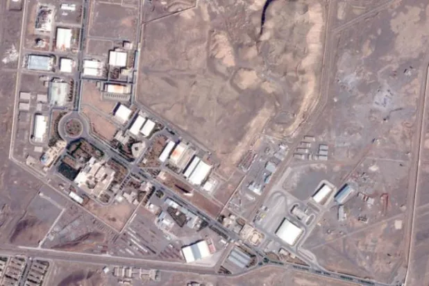 İran ‘terör saldırılarına’ maruz kalan santrifüjlerini başka yere taşıdı